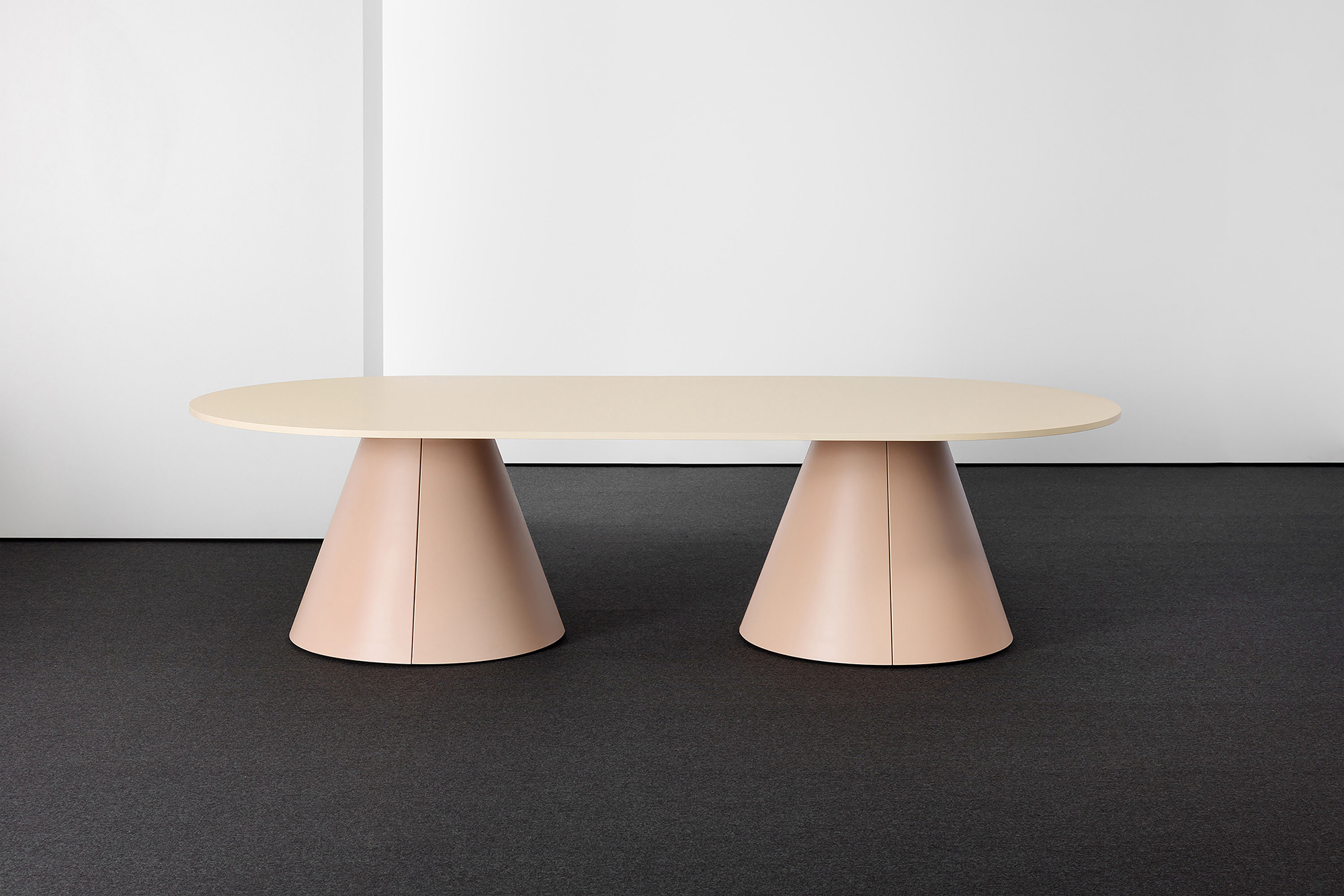 250 cone large tavolo