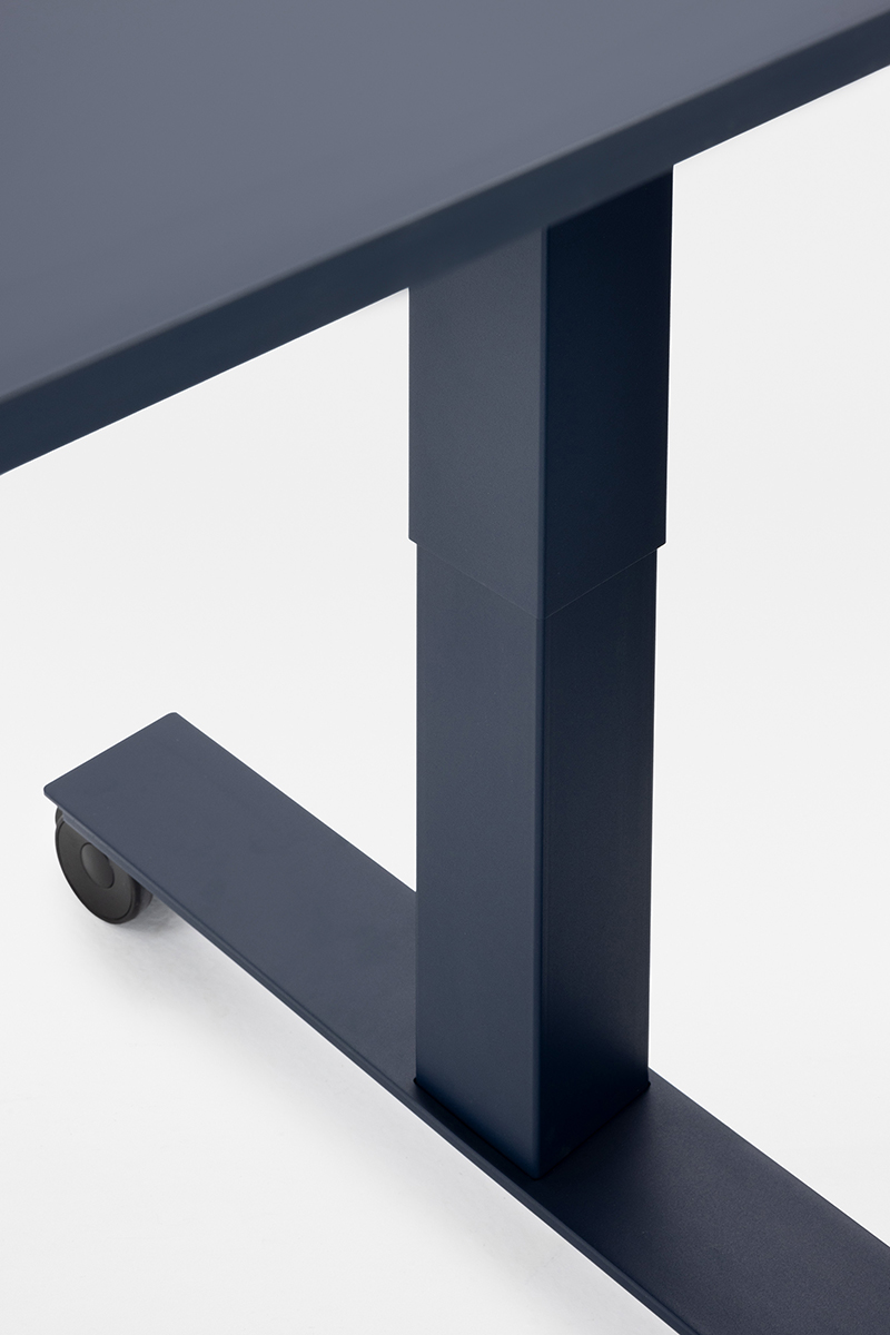 Follow tilting monocromatico tavolo