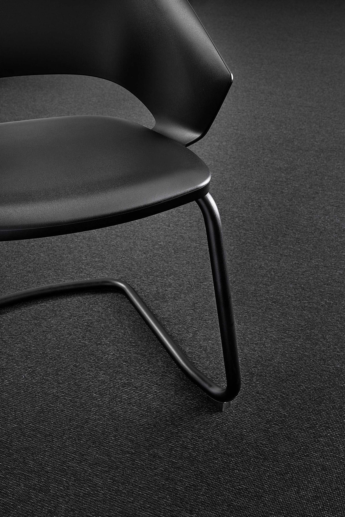 Icon cantilever sedia