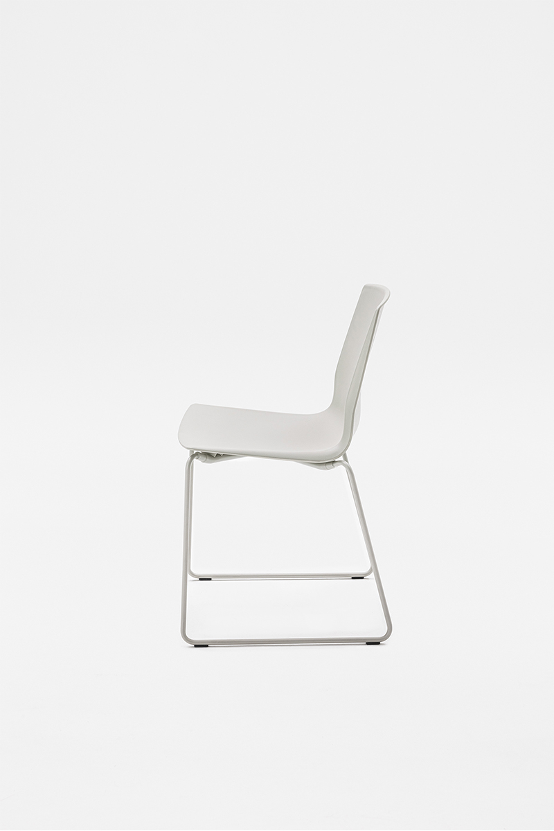 Loto sled chair sedia