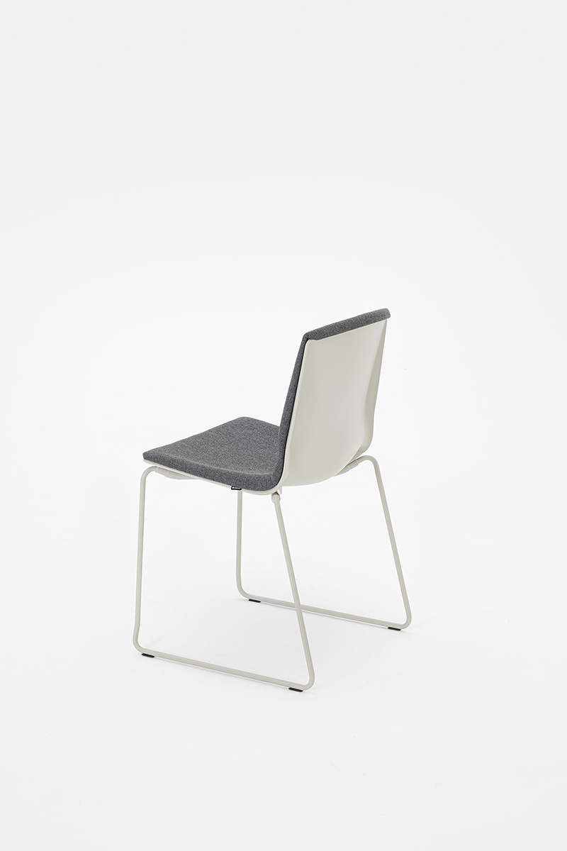 Loto sled chair sedia