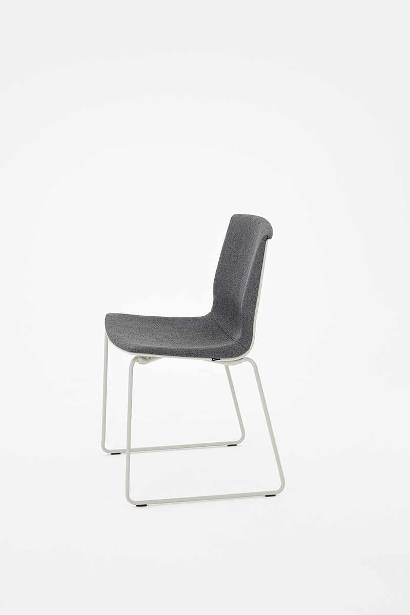 Loto sled chair sedia