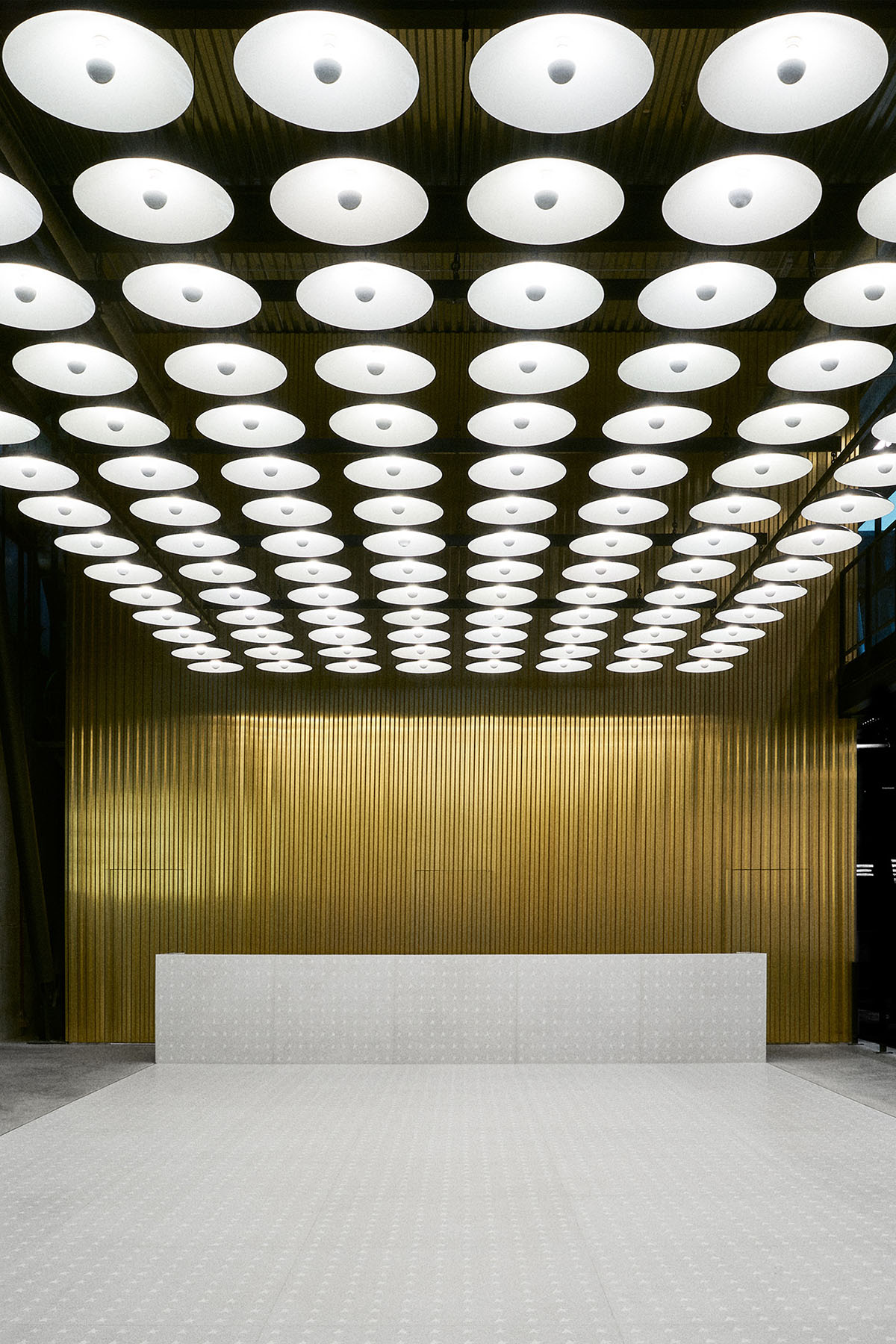 Mara golden goose showroom Milano