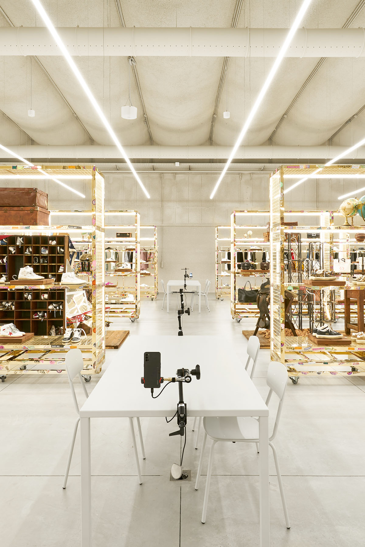 Mara golden goose showroom milano