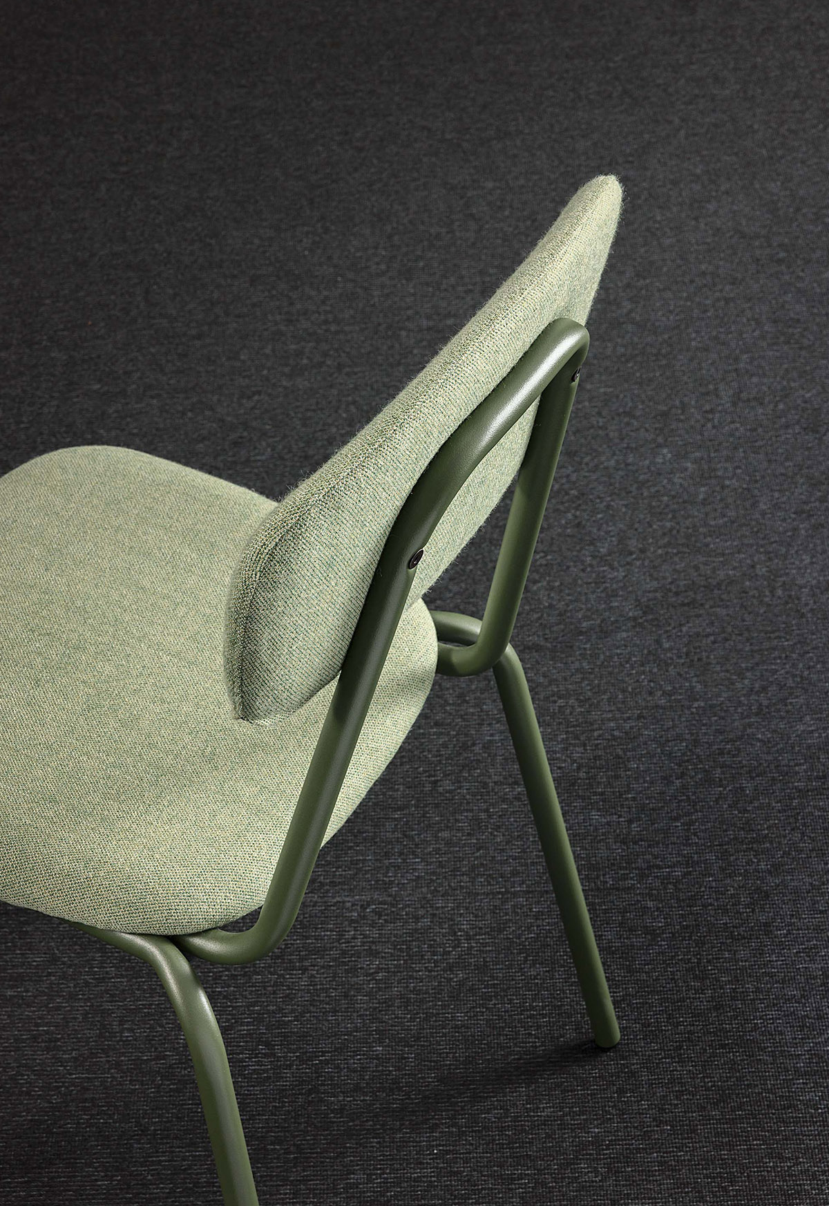 Simple soft chair sedia