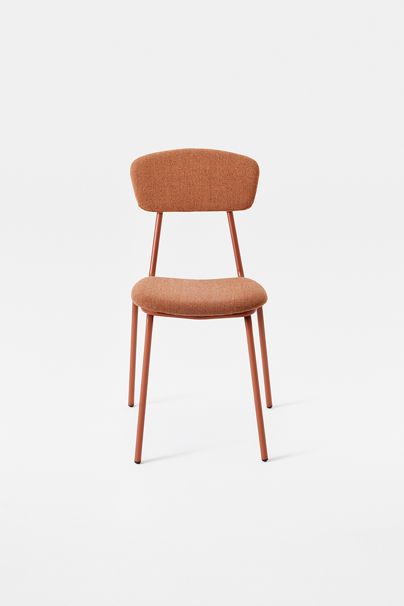 Simple soft chair sedia