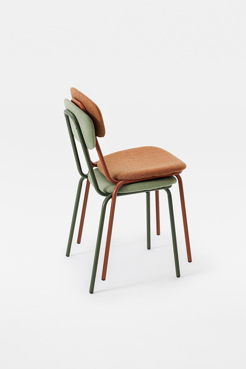 Simple soft chair sedia