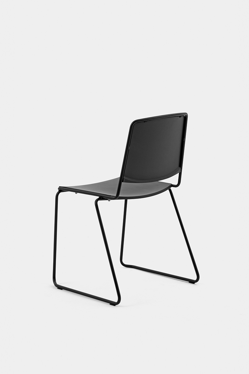 Vea sled chair sedia