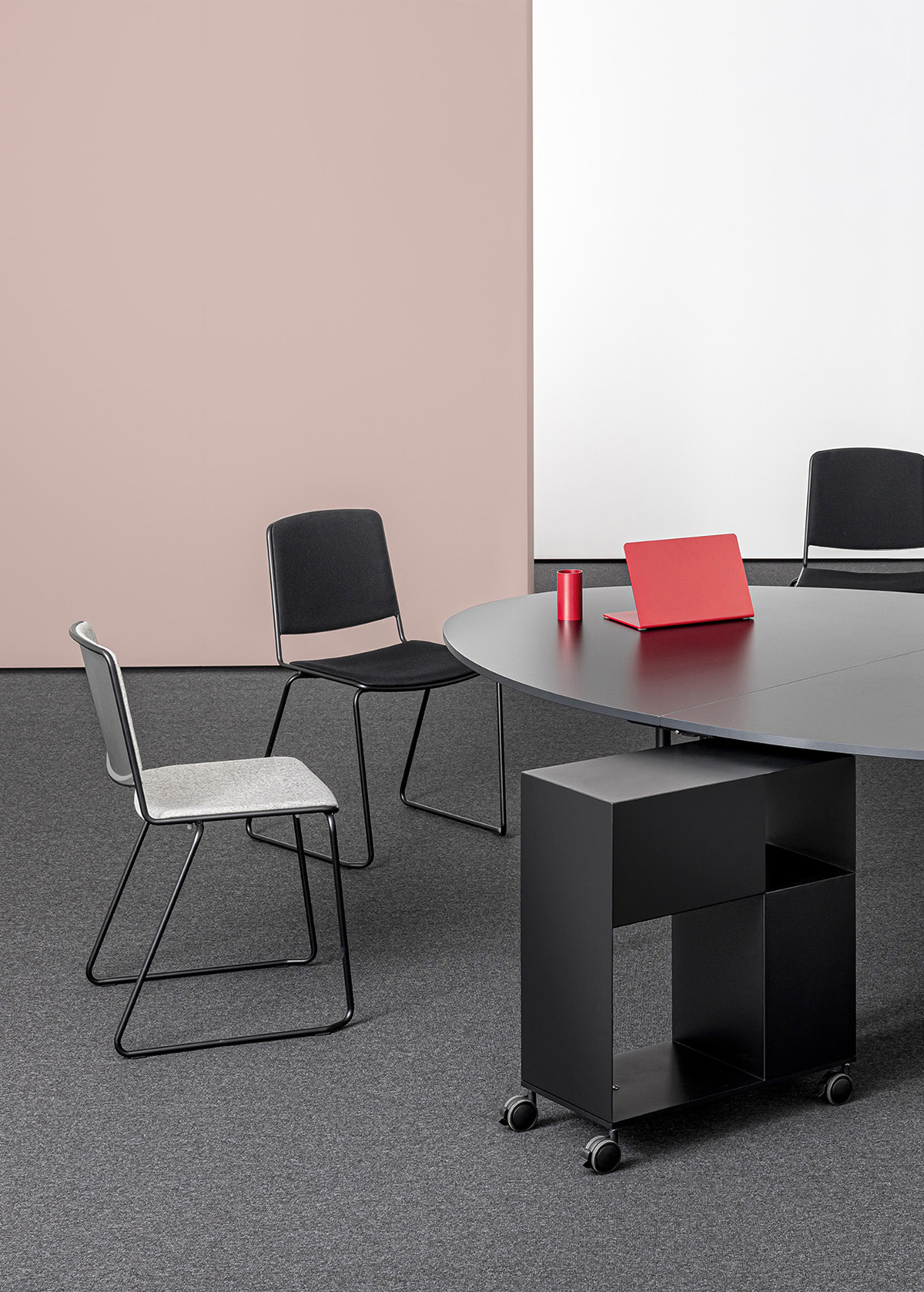 Vea sled chair sedia